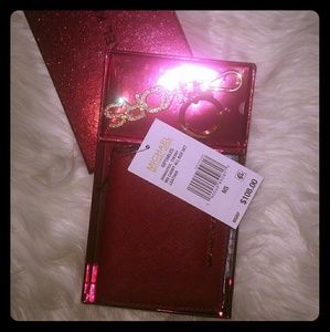♡♡♡PRICE DROP Michael Kors wallet only